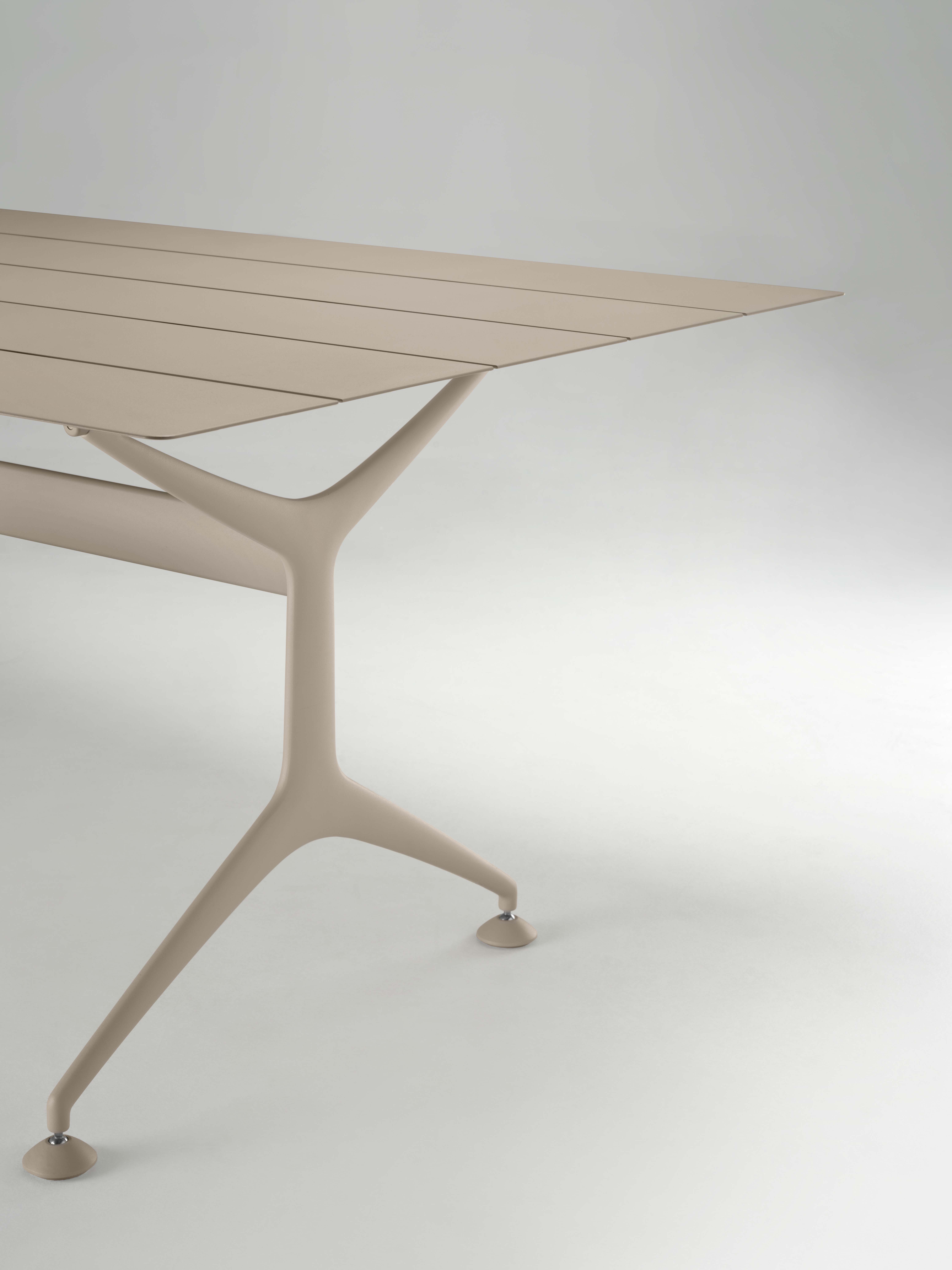 Alias Frametable outdoor 3 Alias Frametable outdoor 3