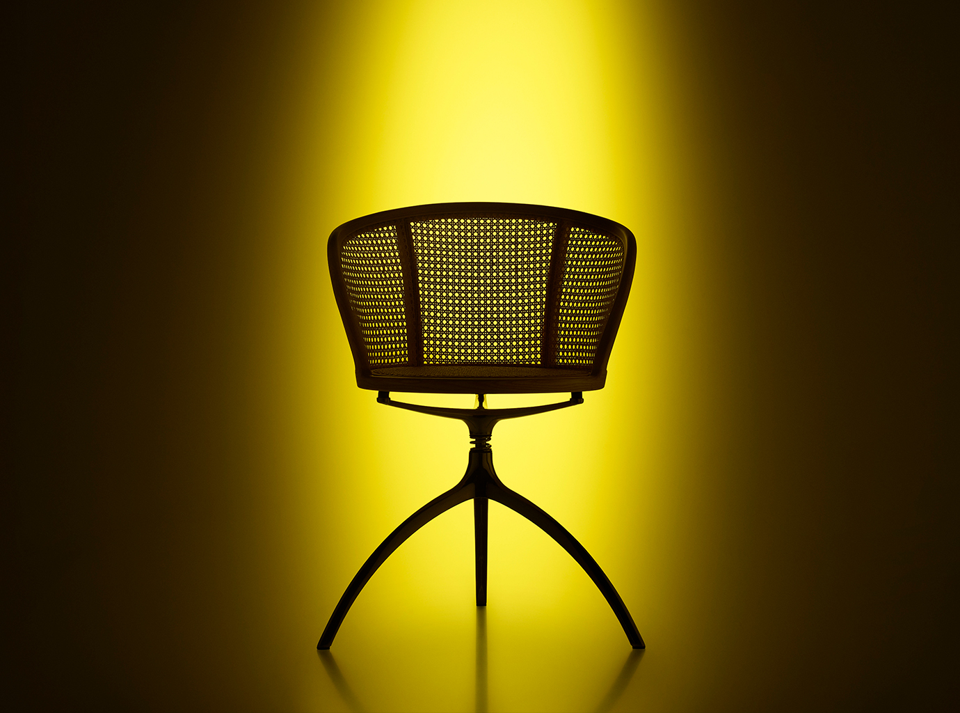 Alias believes in a synergy between functionality and art, the pursuit of a Something Else that gives life to cutting-edge and unique products.