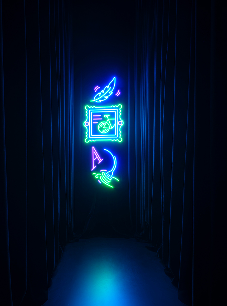 Alias believes in a synergy between functionality and art, the pursuit of a Something Else that gives life to cutting-edge and unique products.