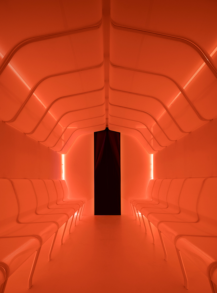 Alias believes in a synergy between functionality and art, the pursuit of a Something Else that gives life to cutting-edge and unique products.