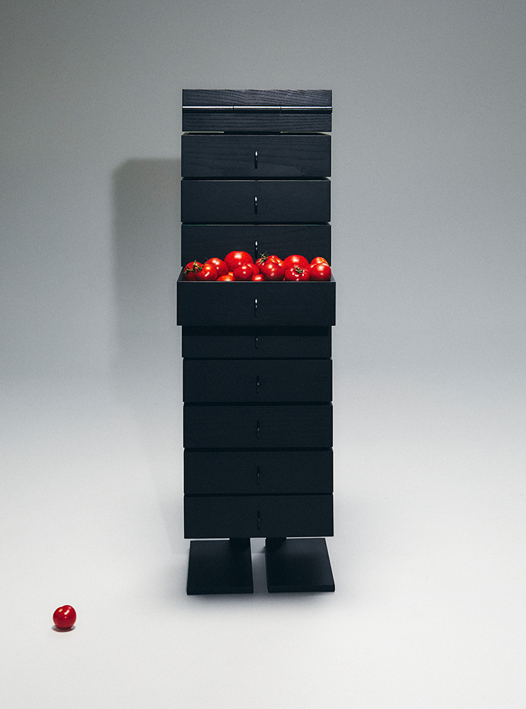 Alias believes in a synergy between functionality and art, the pursuit of a Something Else that gives life to cutting-edge and unique products.