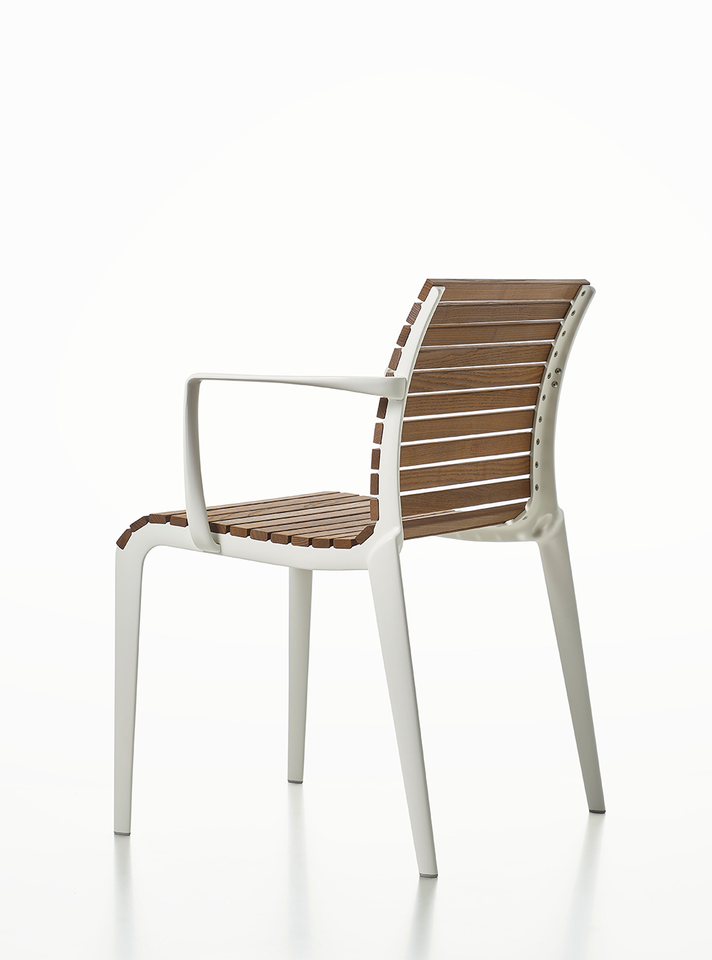 Alias engagiert sich seit jeher in der Gestaltung und Herstellung von umweltfreundlichen Möbeln. Entdecken Sie unsere FSC-zertifizierten Produkte