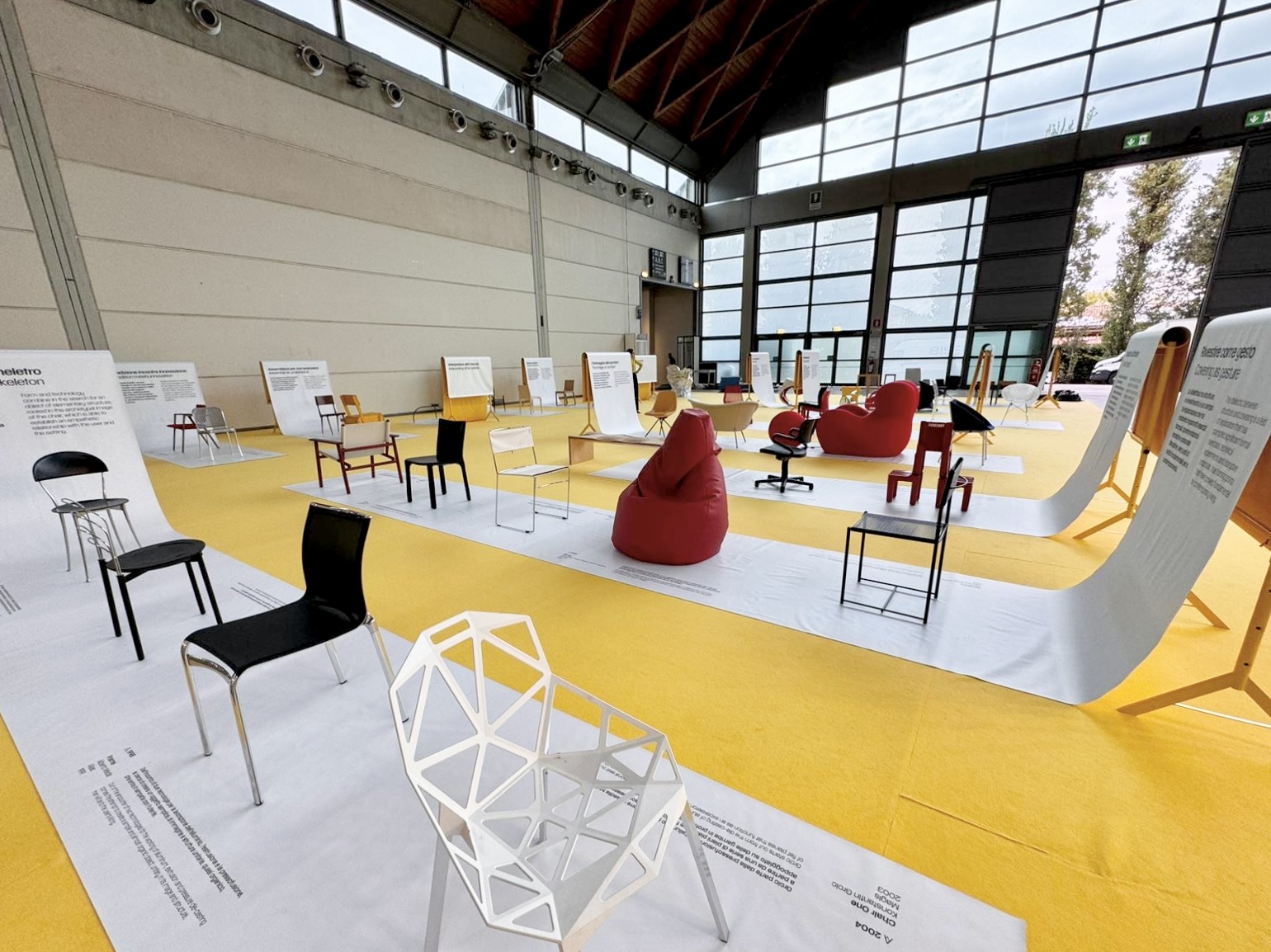 La sedia infinita Bigframe