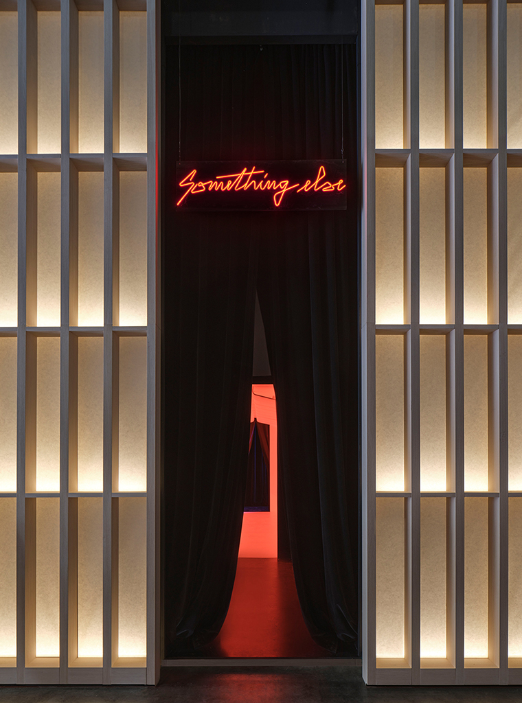 Something Else - Il Manifesto di Alias Alias crede in una sinergia tra funzionalità e arte, la ricerca di un Something Else che dà vita a prodotti all'avanguardia e unici
