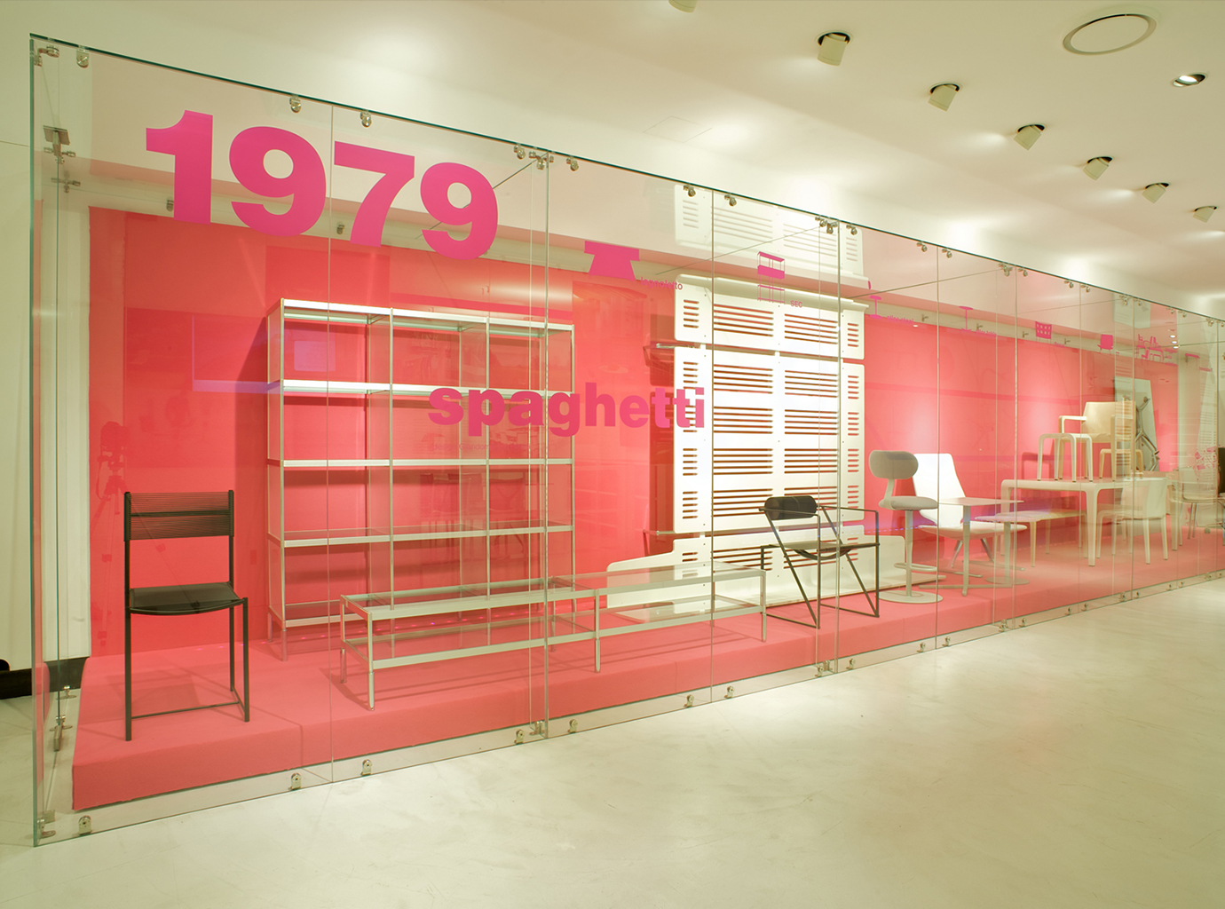 La nostra Storia - Alias Arredo e Design Dal 1979, Alias si impegna nel progettare arredi e complementi di Design per casa, ufficio e contract. Scopri la nostra storia!