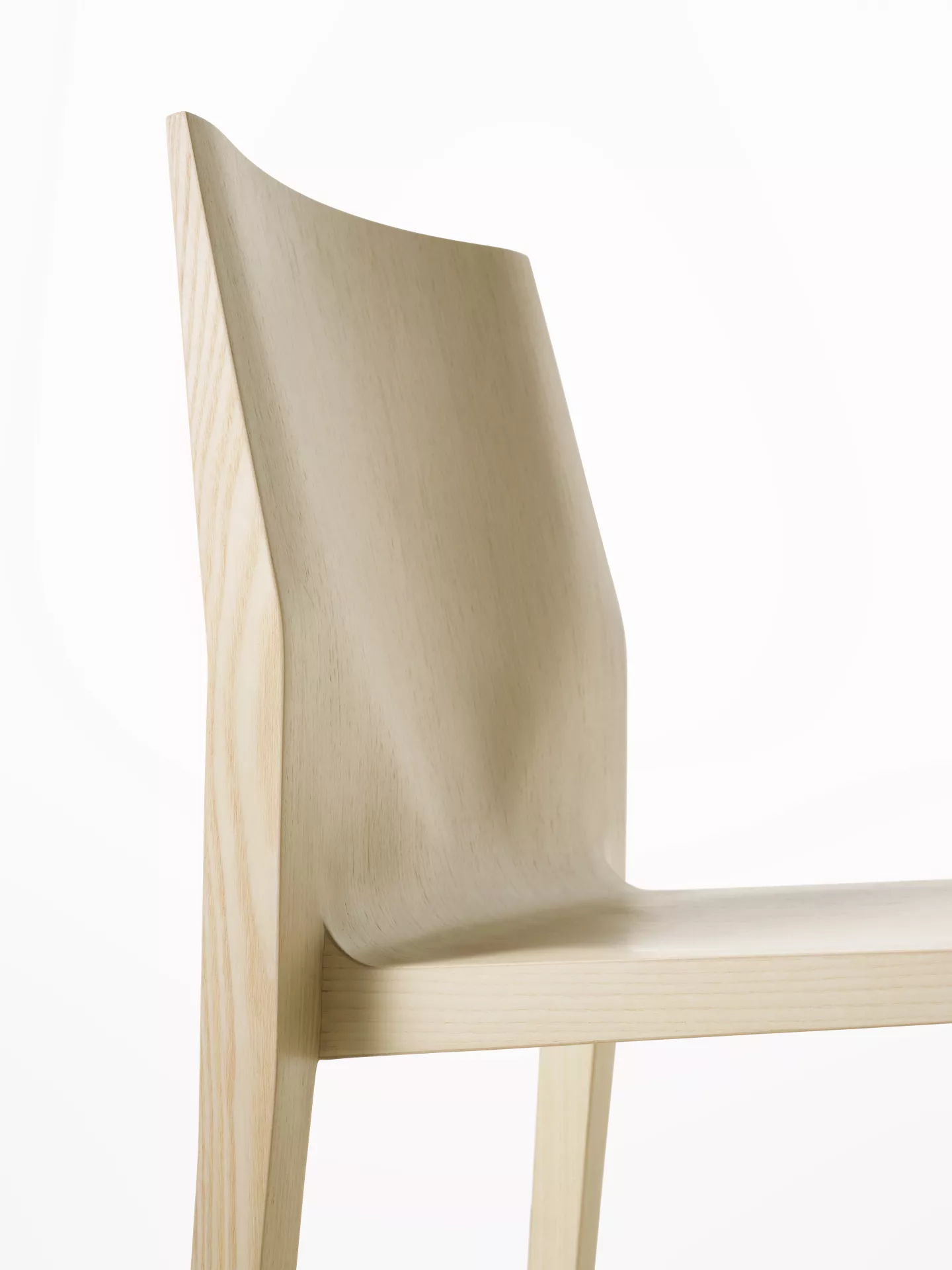 Riccardo Blumer's iconic Laleggera chair for Alias selected as